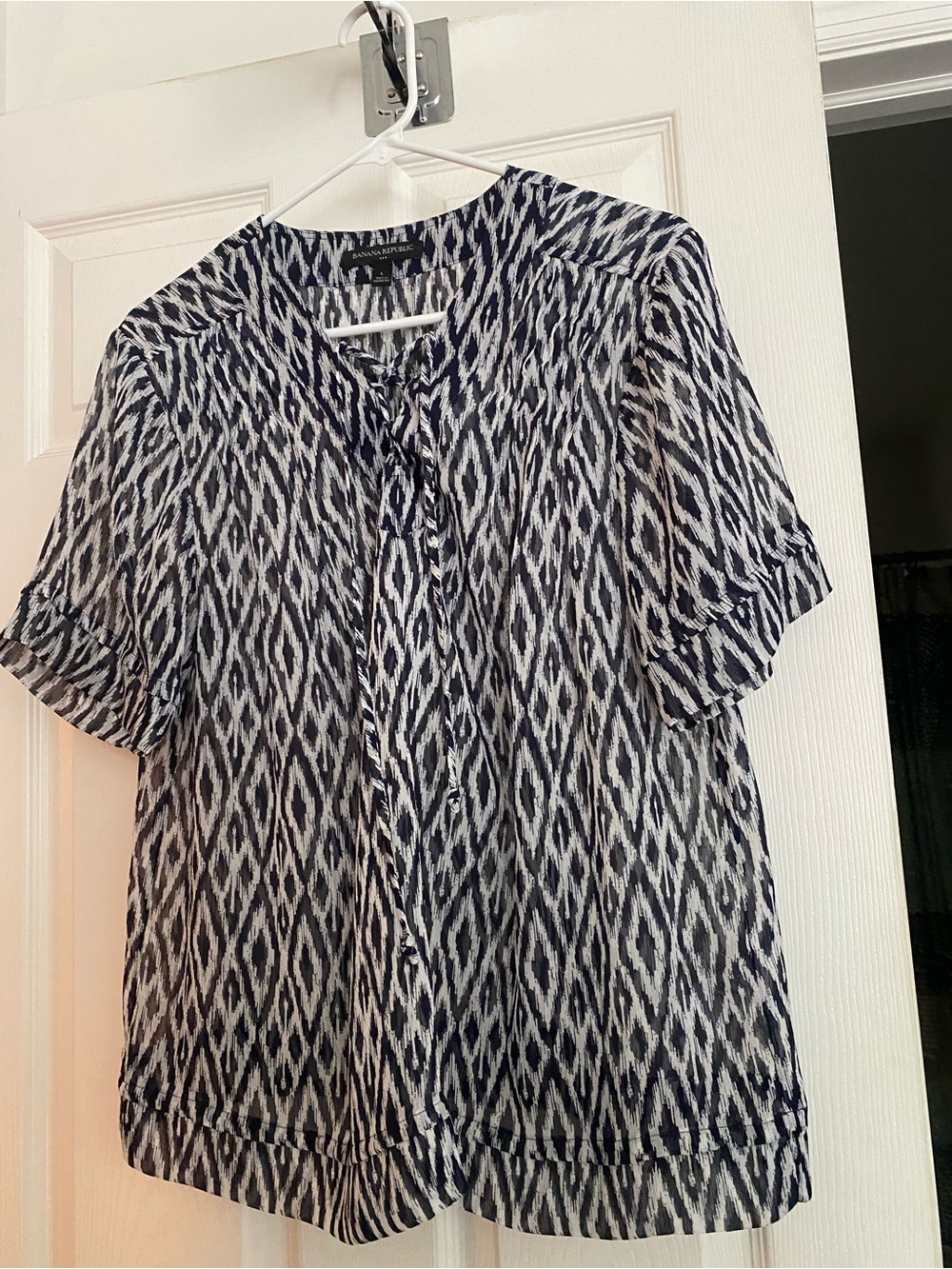 Like New. Banana Republic Navy and White Sheer Blouse Large